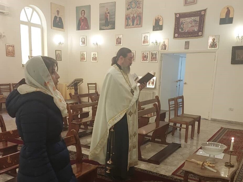 Водосвятный молебен с акафистом святому священномученику Игнатию Богоносцу