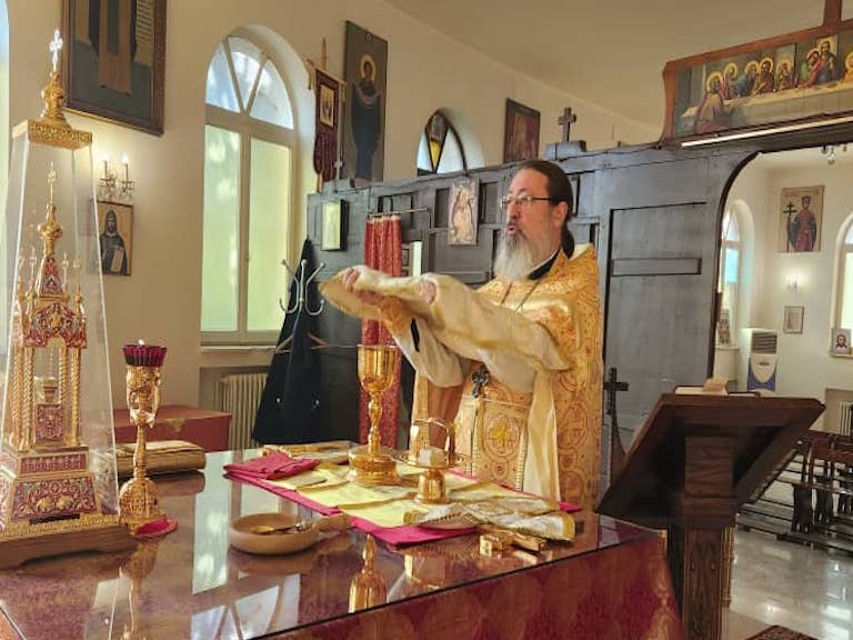 Божественная литургия в день памяти святителя Иоанна Златоуста