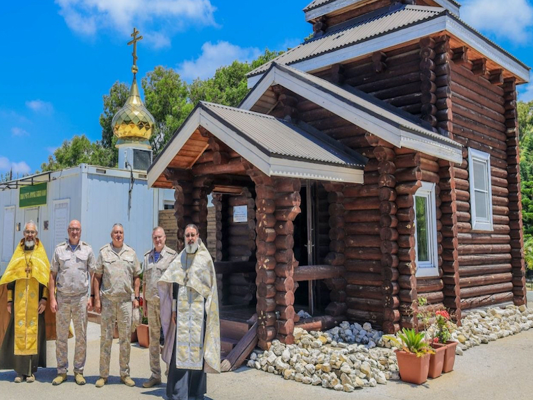Представитель Русской Православной Церкви посетил российскую авиабазу в Хмеймим (Сирия)